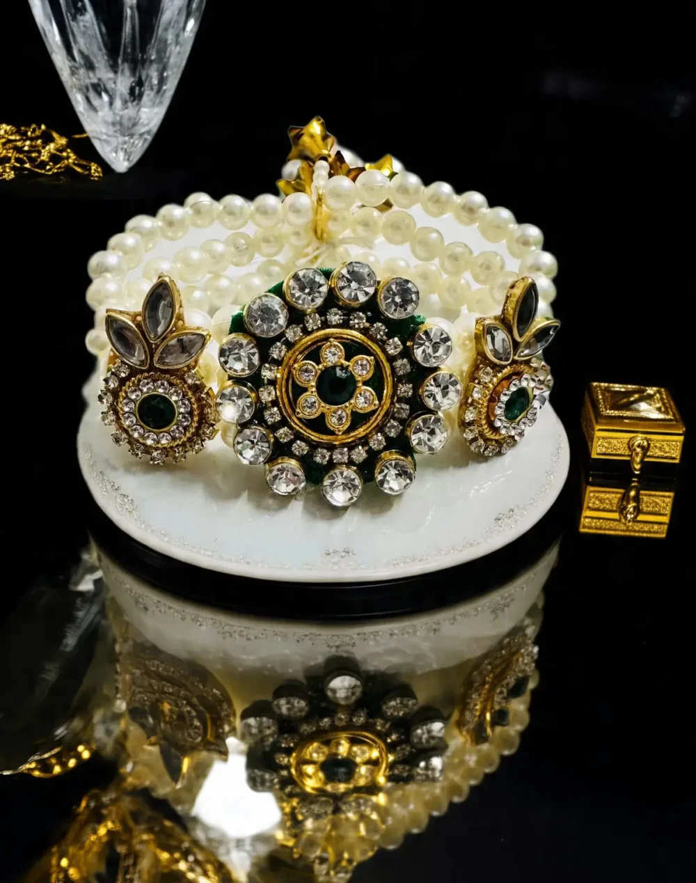 Radiant Pearl & Green Kundan Bracelet – Wear a Touch of Royalty on Your Wrist ✨