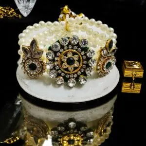 Radiant Pearl & Green Kundan Bracelet – Wear a Touch of Royalty on Your Wrist ✨