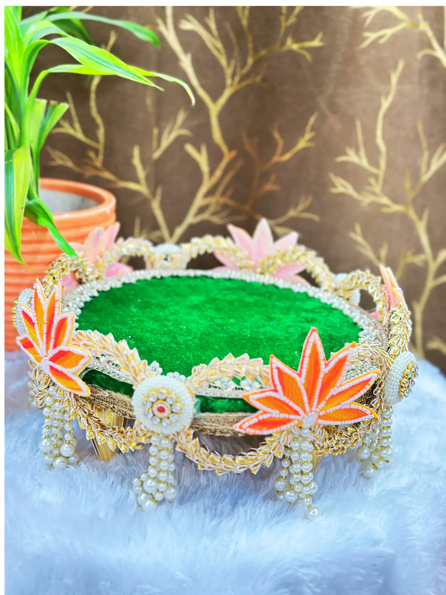 Royal Green & Gold Welcome & Rakhi Thaali Cum Singhasan– Handcrafted